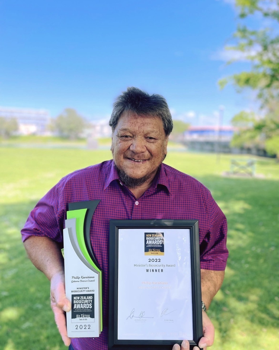 Phil award for 2022 Minister's Biosecurity Award